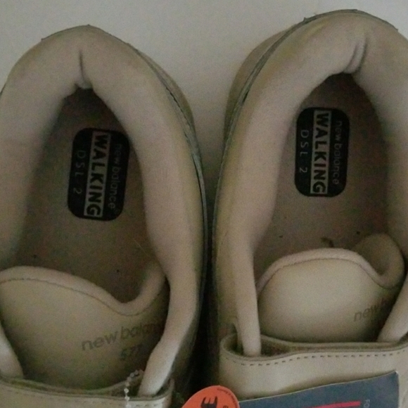 New balance mens velcroe 11 wide nwt - Picture 2 of 6